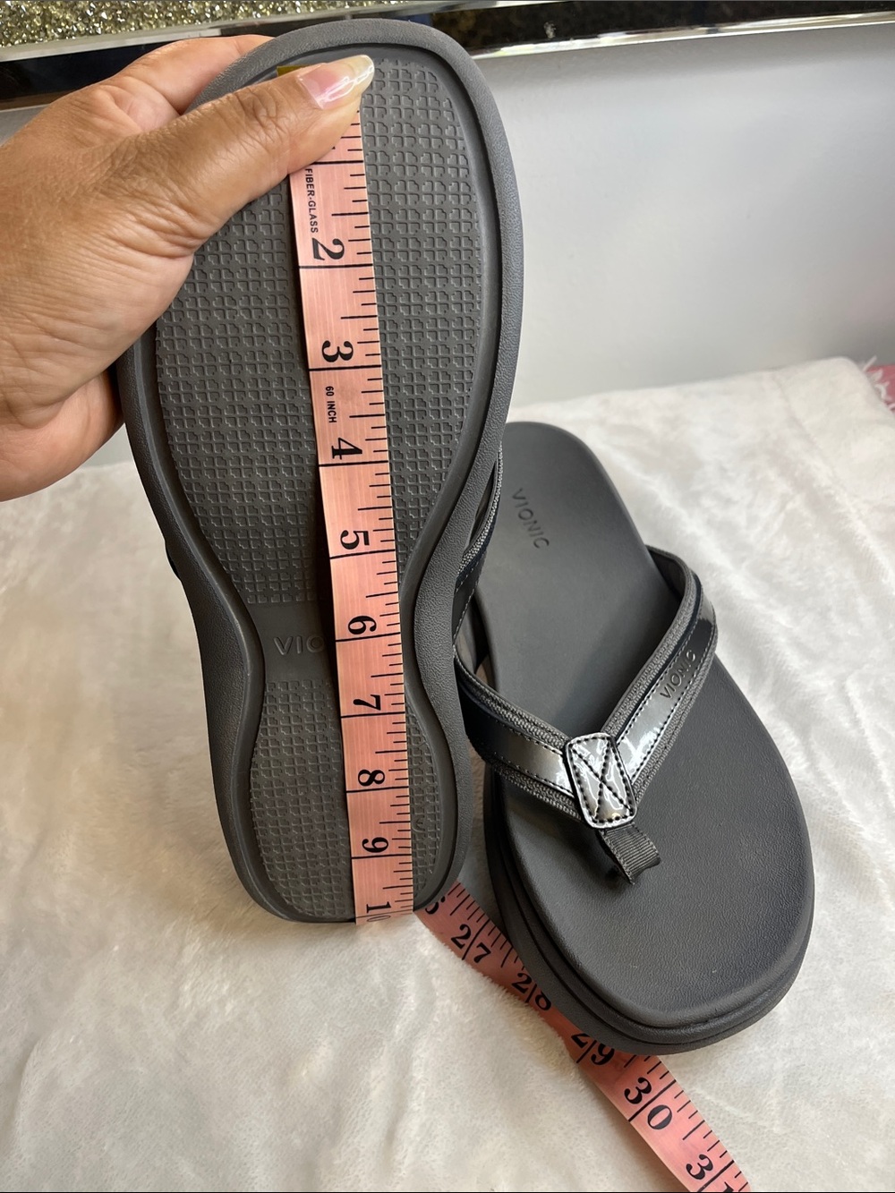 Vionic Women's Charcoal Gray Comfort Thong Sandals - Picture 12 of 13